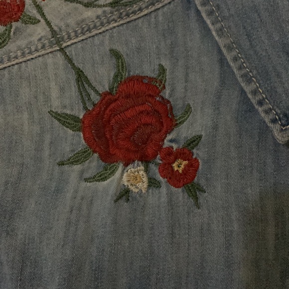 Rose denim button down shirt - Picture 3 of 4